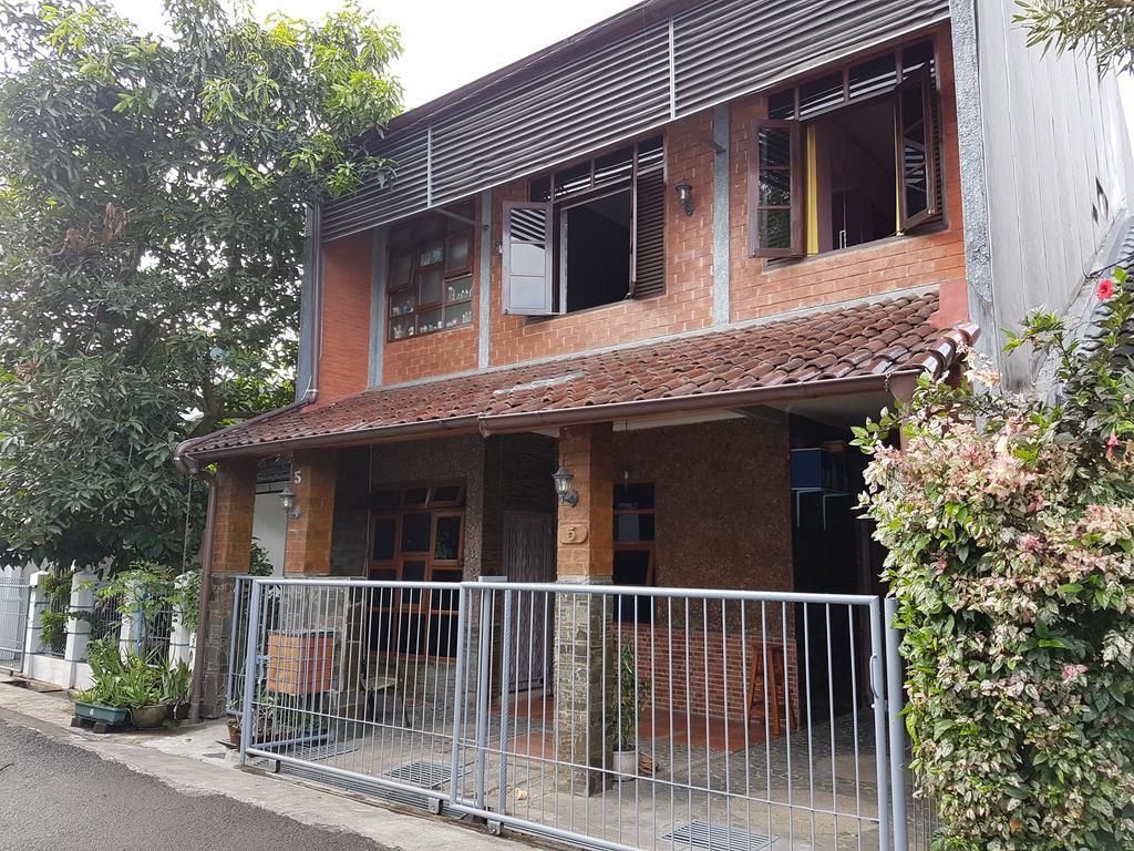 The Brick House Apartment Bandung Exterior foto